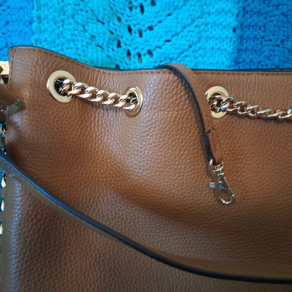 Michael Kors Large Alanis Soft Pebbled Leather Shoulder Bag - Picture 14 of 16